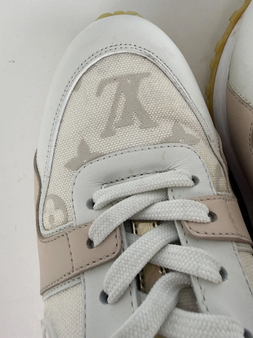 LOUIS VUITTON Run Away White Leather Fabric Monogram Sneakers 36.5, 6.5
